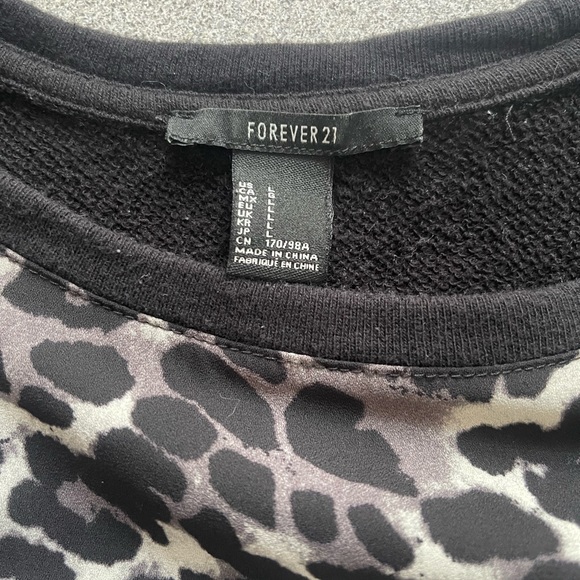 Forever 21 Black Leopard Print Sweatshirt Size Large - Picture 4 of 7